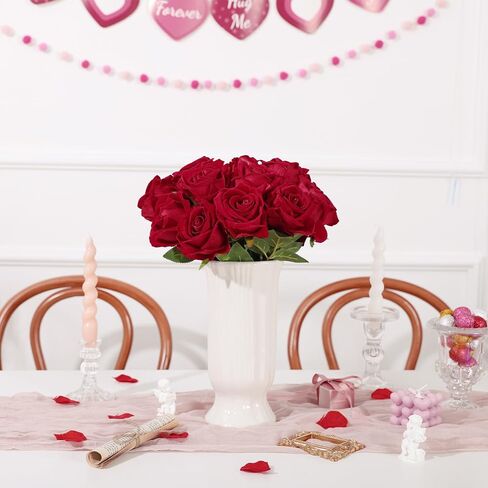 15 قطعة من الورود الاصطناعية من U'Artlines، ورود حريرية ذات سيقان طويلة، باقة ورد مخملية صناعية ذات ملمس حقيقي، زهور وهمية لعيد الحب وعيد الأم وديكور المنزل والزفاف، أحمر in Kuwait