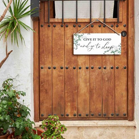 Dining Room Hanging Wooden Signs 12x6, the Best Memories are Made Gathered Around the Table Home Dining Room Wall Decor, Housewarming Kitchen Home Decor Gifts for Women Men in Saudi Arabia