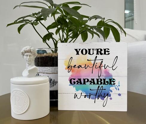 لافتات خشبية ملهمة، ديكور مكتب لافتة صندوق خشبي، فن ديكور المنزل، ديكور غرفة الفتيات، هدايا تشجيع لأفضل صديقات النساء، هدية زميل العمل لها، أنت جميلة وجديرة بالقدرة in Kuwait