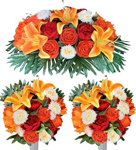 زهرة سروج المقبرة للقبر، ألوان - لا تنزف، ديكورات شاهد القبر في الهواء الطلق، ترتيب باقة تذكارية - الفاوانيا البرتقالية الحمراء والزنبق مع مزهريات لسهولة الملاءمة in Kuwait