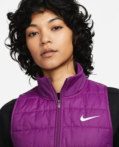 سترة جري للنساء من Nike Therma-FIT ذات حشوة صناعية، Viotech، صغير in Saudi Arabia