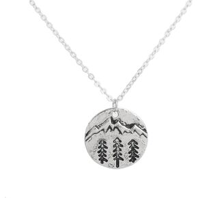 Yocoyee Lovely Polar Bear Pendant Necklace Engraved Moon Star Mountain Nature Animal Vintage Style Gifts for Boys Girls Men and Women