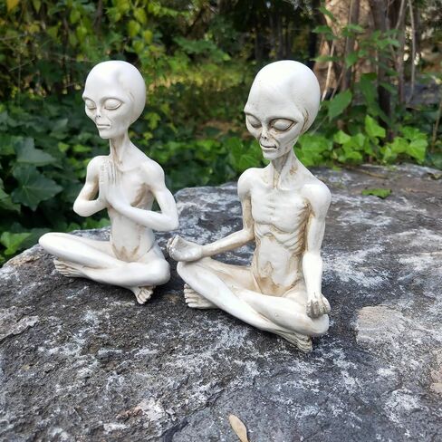 Yoga Alien Statue, Sci-fi Outer Space UFO Alien Figure, Resin Medition Alien Home Office Bookshelf Decor Sculpture, 6.3" H in Saudi Arabia