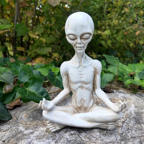Yoga Alien Statue, Sci-fi Outer Space UFO Alien Figure, Resin Medition Alien Home Office Bookshelf Decor Sculpture, 6.3" H in Saudi Arabia