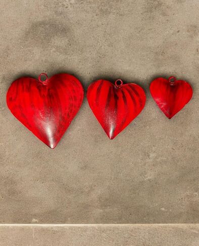 Rustic Elegance Metal Heart Wall Decor in Antique Gold Finish, Vintage Wall Hanging Art, Country Theme Farmhouse Decoration Set of 3 Pieces in Saudi Arabia
