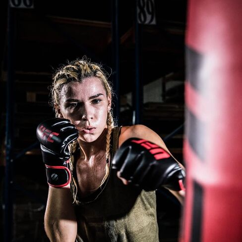 UFC 6oz Fitness Gloves in Saudi Arabia
