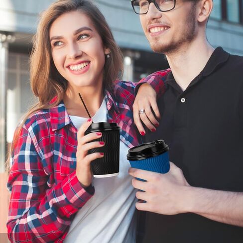 90 عبوة من فناجين القهوة للاستعمال مرة واحدة مع أغطية وقش، معزولة بجدار مموج للذهاب إلى أكواب القهوة الساخنة والشاي والمشروبات والشوكولاتة وأكواب ورقية للمكتب المنزلي والمقهى (أسود وأزرق) in Kuwait