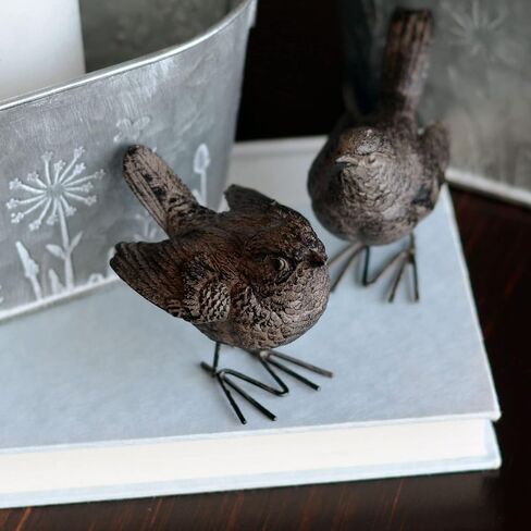 WHW Whole House Worlds North American Song Sparrows، مجموعة من 2، تماثيل الطيور، بني ريفي وأبيض، ريش مفصل، تماثيل مميزة على سطح الطاولة، راتنج بولي مصبوب يدويًا، 3.5 بوصة in Kuwait