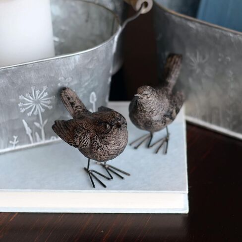 WHW Whole House Worlds North American Song Sparrows، مجموعة من 2، تماثيل الطيور، بني ريفي وأبيض، ريش مفصل، تماثيل مميزة على سطح الطاولة، راتنج بولي مصبوب يدويًا، 3.5 بوصة in Kuwait