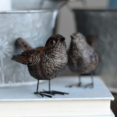 WHW Whole House Worlds North American Song Sparrows، مجموعة من 2، تماثيل الطيور، بني ريفي وأبيض، ريش مفصل، تماثيل مميزة على سطح الطاولة، راتنج بولي مصبوب يدويًا، 3.5 بوصة in Kuwait