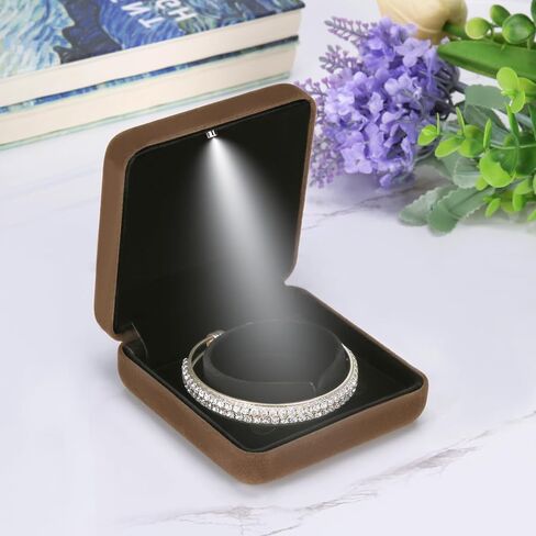 صندوق هدايا سوار مجوهرات معدني كلاسيكي لامع مع ضوء LED، حقيبة عرض تخزين قلادة مجوهرات مخملية لعرض الخطوبة والزفاف والذكرى السنوية وحفلات أعياد الميلاد (أسود) in Kuwait