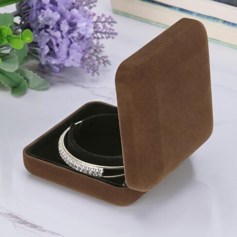 صندوق هدايا سوار مجوهرات معدني كلاسيكي لامع مع ضوء LED، حقيبة عرض تخزين قلادة مجوهرات مخملية لعرض الخطوبة والزفاف والذكرى السنوية وحفلات أعياد الميلاد (أسود) in Kuwait