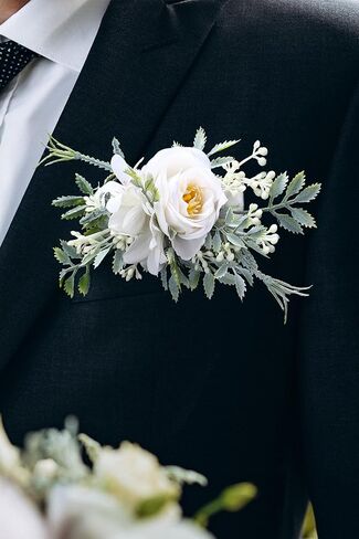 بوتونيير جيب للرجال - بوتونيير زهور لحفلات الزفاف الخضراء لرفقاء العريس in Kuwait