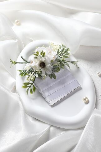 بوتونيير جيب للرجال - بوتونيير زهور لحفلات الزفاف الخضراء لرفقاء العريس in Kuwait