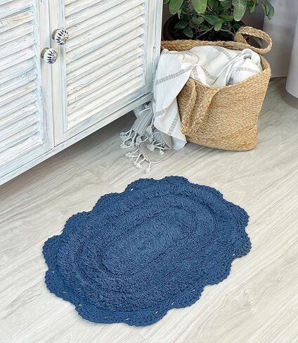 سجادة حمام كروشيه بيضاء من شاردين هوم، سجادة حمام بيضاوية مصنوعة من القطن بنسبة 100% مع حدود كروشيه مصنوعة يدويًا، مقاس 21 × 34 بوصة، سجادة متوسطة، مثالية لنصف الحمامات وغرف المساحيق والحمامات in Kuwait