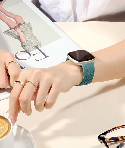 أحزمة Odbeai Leopard المحفورة متوافقة مع Fitbit Versa 4 Bands للنساء/Versa 3 Bands، من أجل Fitbit Sense 2 Bands/Sense Bands، حزام معصم بديل مقاوم للماء من السيليكون الناعم الفاخر in Saudi Arabia
