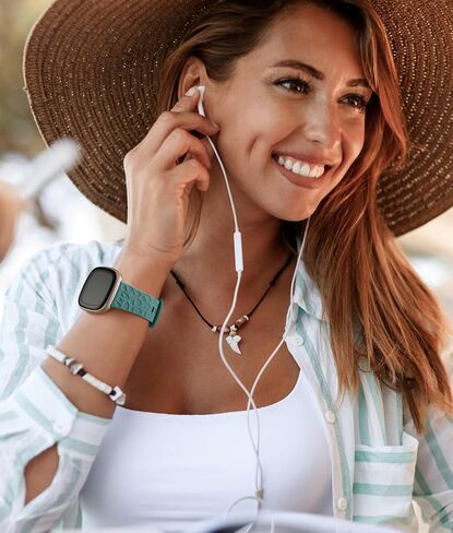 أحزمة Odbeai Leopard المحفورة متوافقة مع Fitbit Versa 4 Bands للنساء/Versa 3 Bands، من أجل Fitbit Sense 2 Bands/Sense Bands، حزام معصم بديل مقاوم للماء من السيليكون الناعم الفاخر in Saudi Arabia