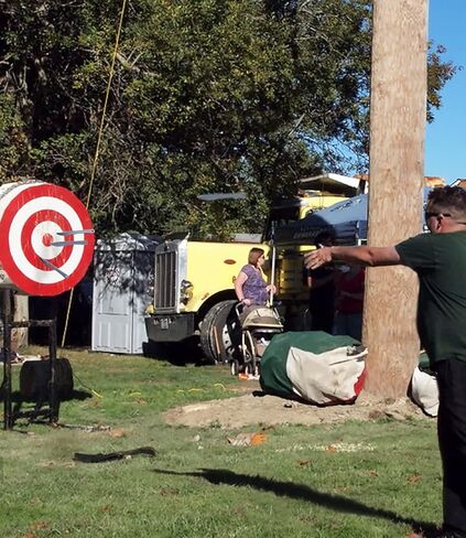 مجموعة رمي 9.4 بوصة، رمح رمي كامل، من الفولاذ المقاوم للصدأ مع مجموعة رمي غمد من النايلون للمنافسة والترفيه - 9 عبوات in Kuwait