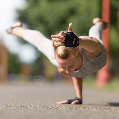 قفازات YogaPaws SkinThin غير قابلة للانزلاق للنساء والرجال، دعم اليد لليوجا، اليوغا القوية، البيلاتيس، كروس فيت، ركوب الدراجات، التجديف، التدريب على التمارين الرياضية والأيدي المتعرقة in Kuwait