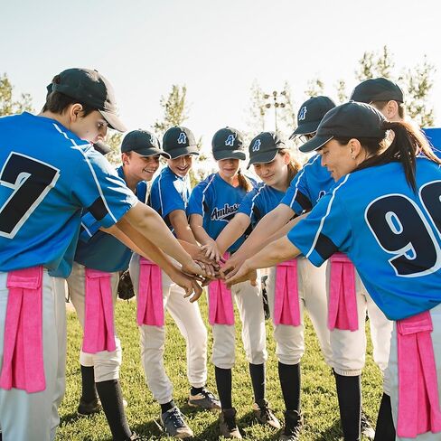 Newwiee 24 Pcs Football Towel Cotton Quarterback Football Field Towel Sports Football Streamer Towels for Sweat & Maintaining Grip, Versatile Towel for Gym, Yoga, Youthful Football in Kuwait