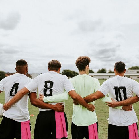 Newwiee 24 Pcs Football Towel Cotton Quarterback Football Field Towel Sports Football Streamer Towels for Sweat & Maintaining Grip, Versatile Towel for Gym, Yoga, Youthful Football in Kuwait