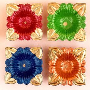 SATVIK 4 قطع مصمم متعدد الألوان من الطين ديا تيراكوتا ديا تقليدي بوجا فيلاككو مصباح زيت طبيعي ميتي ترحيب ديوالي ديبوالي بوجا ديكور هندي لهدايا الانتقال إلى المنزل الجديد in Kuwait