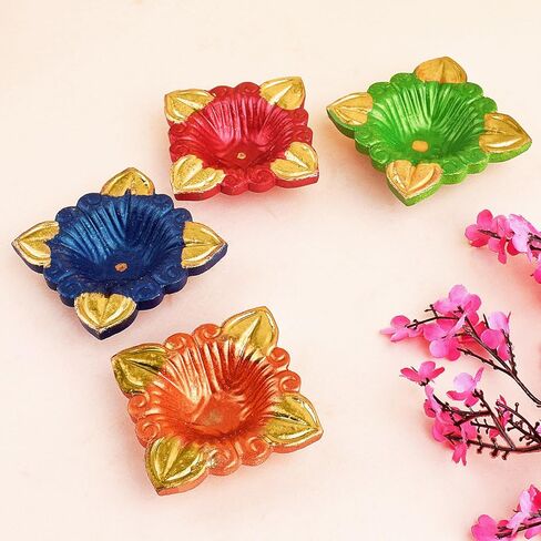 SATVIK 4 قطع مصمم متعدد الألوان من الطين ديا تيراكوتا ديا تقليدي بوجا فيلاككو مصباح زيت طبيعي ميتي ترحيب ديوالي ديبوالي بوجا ديكور هندي لهدايا الانتقال إلى المنزل الجديد in Kuwait