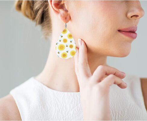 Sunflower Leather Teardrop Earrings Cartoon Honeybees Yellow Sunflowers Faux Leather Water Drop Earrings Jewelry For Women Friends Wedding in Kuwait