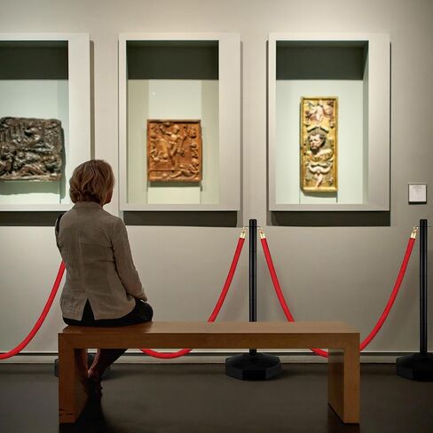 4 عبوات من الدعامات مع حبال مخملية بطول 6.5 قدم، دعامات للتحكم في الحشود و2 قطعة من حواجز حبل الانتظار، حواجز أمان سوداء مع قاعدة مجوفة لحقن الرمل لمستلزمات حفلات مسرح الأفلام in Kuwait