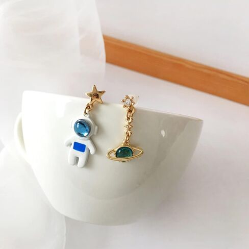 Creative Cartoon Astronaut Stud Earrings Unique Asymmetric Spaceman Star Moon Planet Dangle Drop Earrings Cute Blue White 3D Astronaut Planet Earrings for Women Girls Charm Jewelry in Saudi Arabia