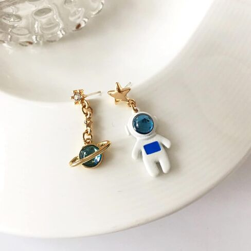 Creative Cartoon Astronaut Stud Earrings Unique Asymmetric Spaceman Star Moon Planet Dangle Drop Earrings Cute Blue White 3D Astronaut Planet Earrings for Women Girls Charm Jewelry in Saudi Arabia