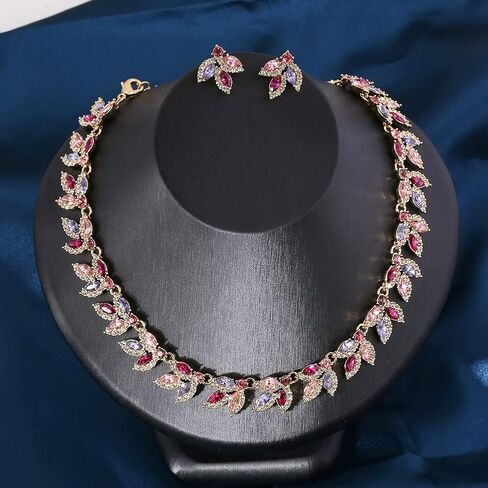 مجموعة مجوهرات نسائية من CLASSYZINT مصنوعة من خليط معدني مطلي بالذهب وأحجار الراين المتعددة وقلائد قصيرة وأقراط متدلية لحفلات التخرج ومجموعة مجوهرات وصيفة العروس لحفلات الزفاف in Kuwait