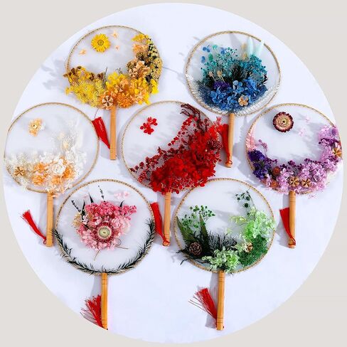 زهور خضراء متعددة ملونة طبيعية مضغوطة للحرف الفنية DIY، زهور وأوراق مجففة حقيقية مزخرفة لقوالب الراتنج والصابون والشموع ومروحة حريرية مستديرة وسجلات القصاصات in Kuwait