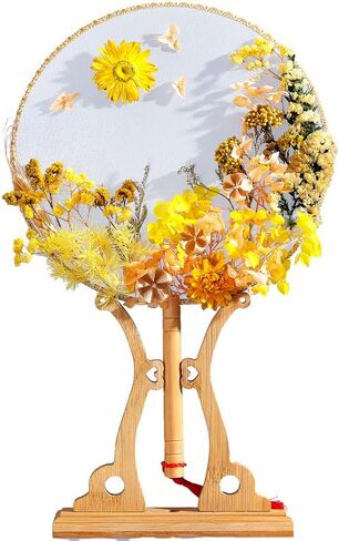 زهور خضراء متعددة ملونة طبيعية مضغوطة للحرف الفنية DIY، زهور وأوراق مجففة حقيقية مزخرفة لقوالب الراتنج والصابون والشموع ومروحة حريرية مستديرة وسجلات القصاصات in Kuwait