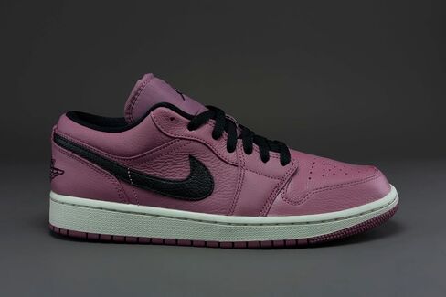 Jordan Womens WMNS AIR 1 Low DC7268 500 أرجواني - مقاس 11.5 واط in Saudi Arabia