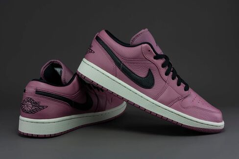Jordan Womens WMNS AIR 1 Low DC7268 500 أرجواني - مقاس 11.5 واط in Saudi Arabia