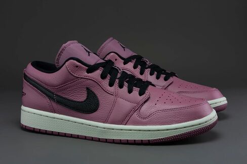 Jordan Womens WMNS AIR 1 Low DC7268 500 أرجواني - مقاس 11.5 واط in Saudi Arabia