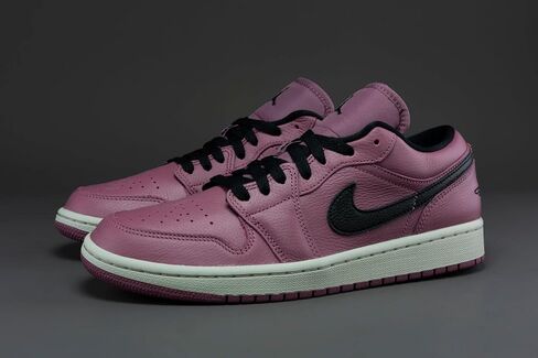 Jordan Womens WMNS AIR 1 Low DC7268 500 أرجواني - مقاس 11.5 واط in Saudi Arabia