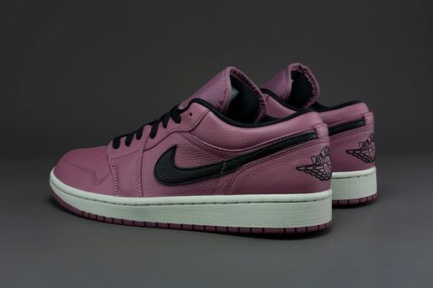 Jordan Womens WMNS AIR 1 Low DC7268 500 أرجواني - مقاس 11.5 واط in Saudi Arabia