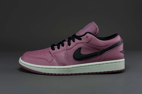 Jordan Womens WMNS AIR 1 Low DC7268 500 أرجواني - مقاس 11.5 واط in Saudi Arabia