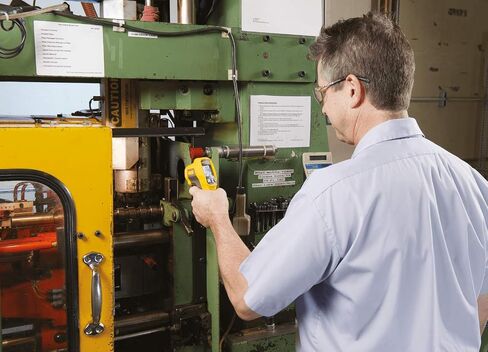 Fluke - 62 MAXCAL 62 MAX Infrared Thermometer, AA Battery, -20 to +932 Degree F Range with a NIST-Traceable Calibration Certificate with Data in Saudi Arabia
