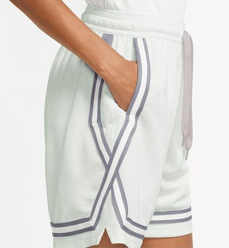 Nike Dri-FIT Fly Crossover Women's Basketball Shorts in Saudi Arabia