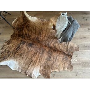 Tom Tom Cowhide Brindle Medium Cowhide Rug 100% Natural Leather Rugs 7' x '6
