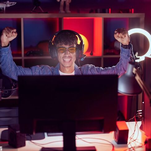 نظارات YIMI لحجب الضوء الأزرق UV400 مع مفصلات زنبركية لألعاب الكمبيوتر نظارات مانعة لشاشة الضوء الأزرق للرجال والنساء in Kuwait