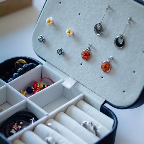 Vlando Small Travel Jewelry Box Organizer - Mirrored Jewelries Necklaces Rings Earrings Necklace Storage Case for Girls Women Vacation, White/Mint Green in Saudi Arabia
