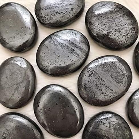 Hematite Oval Worry Stones, Palm Healing Crystal, Woory Thumb Stone, Hand Carved Natural Gem Pocket Palm Healing Crystals Chakra Reiki Healing Balancing in Saudi Arabia