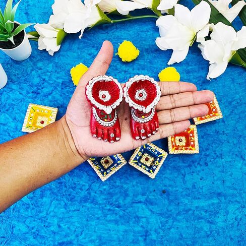 6 دياس و2 لاكسمي تشاران ديا دياس احتفالية بألوان متنوعة مع فتائل قطنية ديكورات احتفالية مصباح زيت ديوالي أضواء طين دياس لحامل ضوء الشاي ديوالي ديكور هندي ديكورات ديوالي in Kuwait