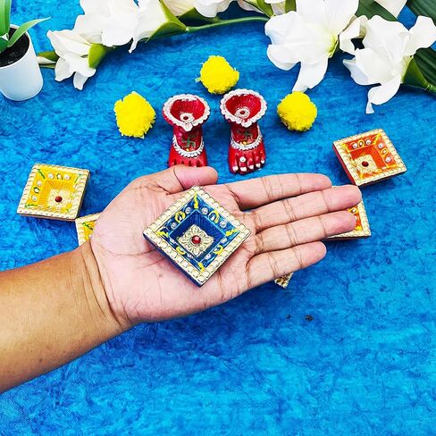 6 دياس و2 لاكسمي تشاران ديا دياس احتفالية بألوان متنوعة مع فتائل قطنية ديكورات احتفالية مصباح زيت ديوالي أضواء طين دياس لحامل ضوء الشاي ديوالي ديكور هندي ديكورات ديوالي in Kuwait