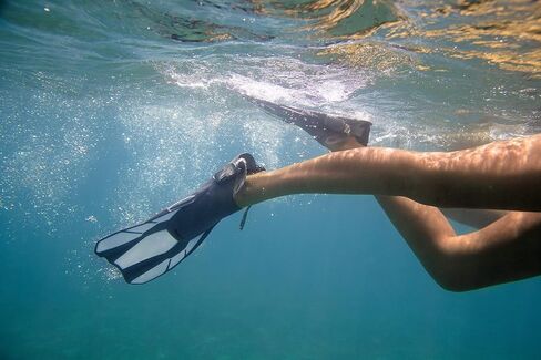 OCEAN REEF - زعانف ثنائية - زعانف للغطس والسباحة ووزن منخفض لسهولة التعبئة والسفر (أحمر، صغير/صغير جدًا) in Saudi Arabia