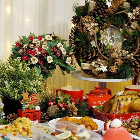 Lorigun 20 جهاز كمبيوتر شخصى التوت الاصطناعي، هولي التوت الاصطناعي يختار زينة شجرة عيد الميلاد، عيد الميلاد التوت ينبع للحرف DIY باب إكليل الذهب الأحمر فروع التوت وهمية ديكور المنزل in Kuwait